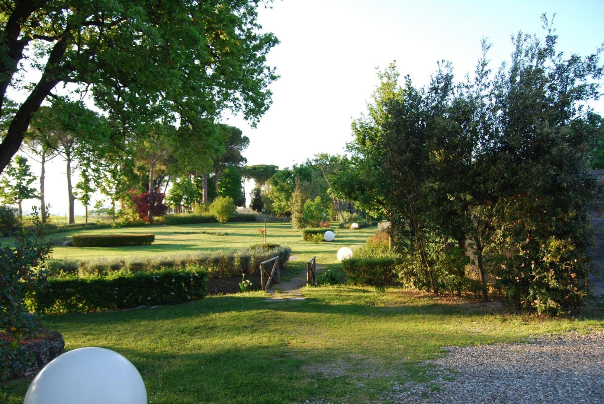 Villa Acquaviva Wine Resort มอนเตเมราโน ภายนอก รูปภาพ
