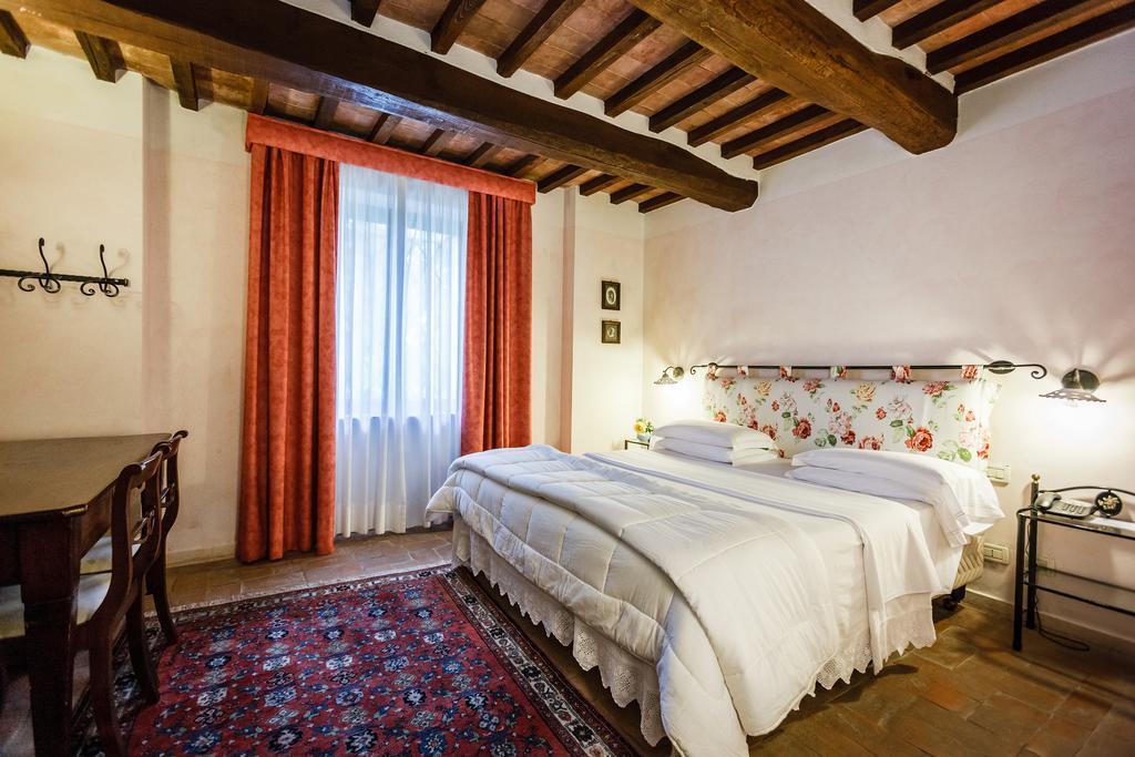 Villa Acquaviva Wine Resort มอนเตเมราโน ภายนอก รูปภาพ