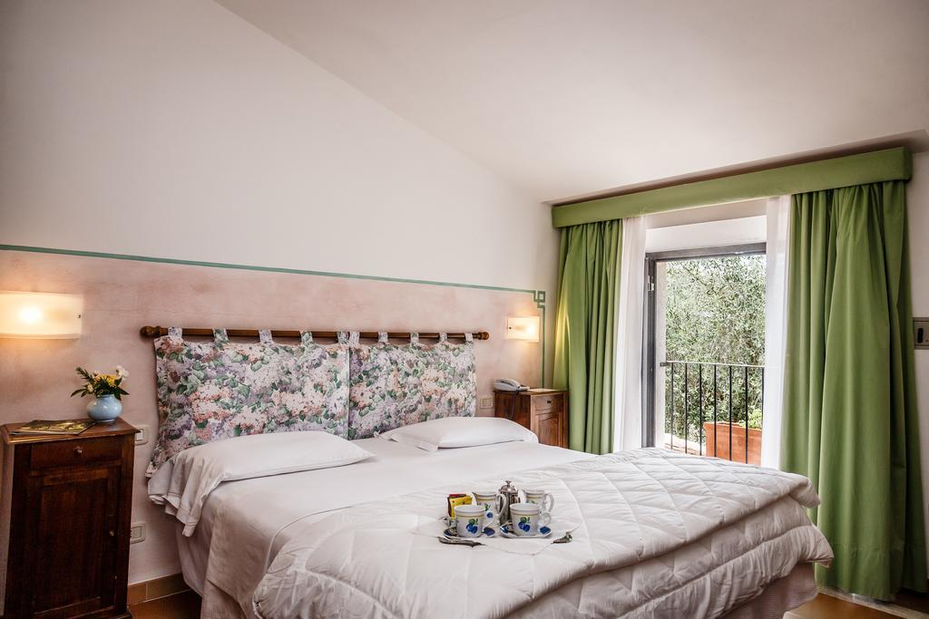Villa Acquaviva Wine Resort มอนเตเมราโน ภายนอก รูปภาพ