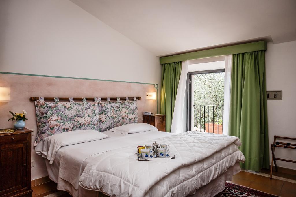 Villa Acquaviva Wine Resort มอนเตเมราโน ภายนอก รูปภาพ