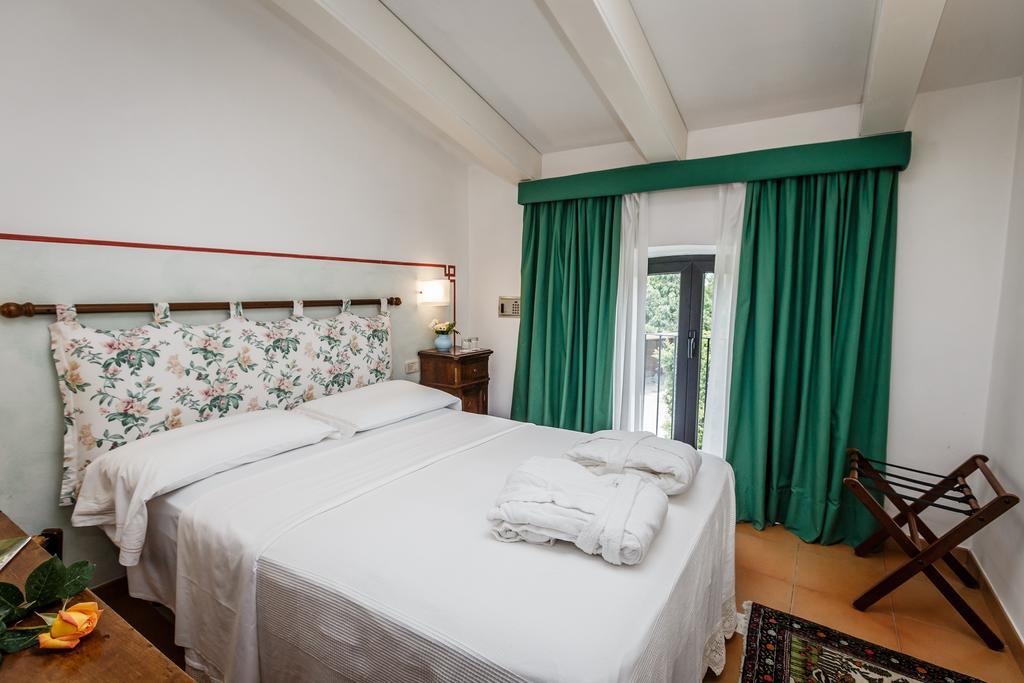 Villa Acquaviva Wine Resort มอนเตเมราโน ภายนอก รูปภาพ